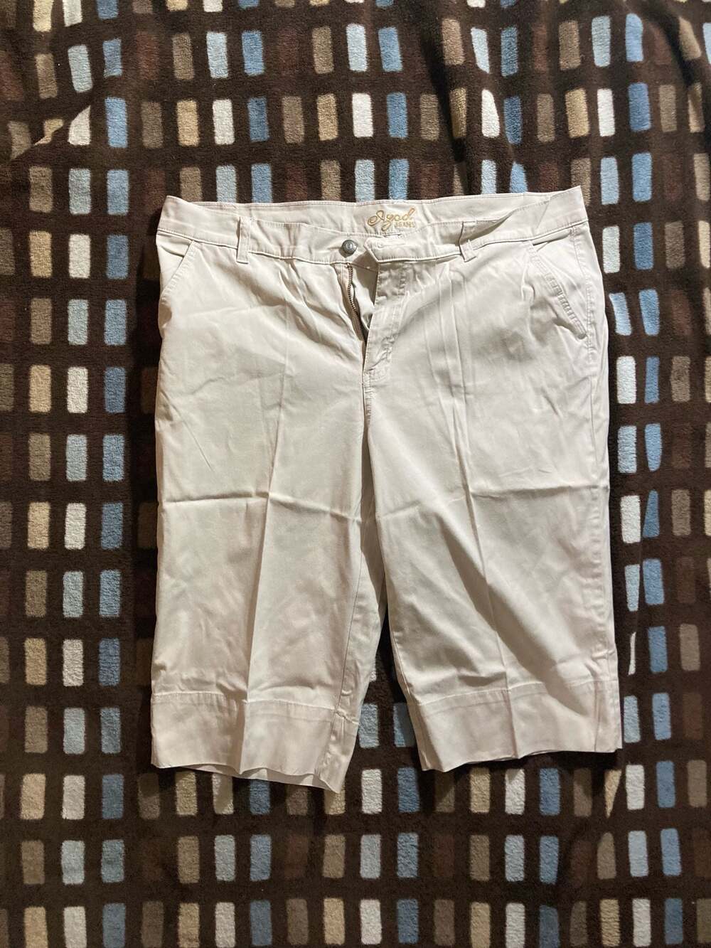 Izod Jeans Women's Beige Cotton Blend Cargo Shorts
